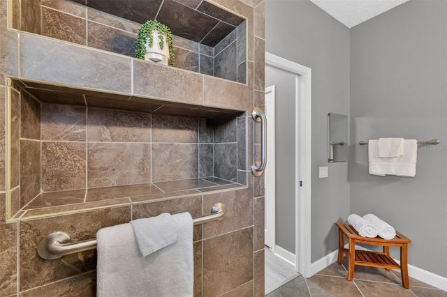 2318 WAKEFIELD WAY, Mount Dora, FL 32757