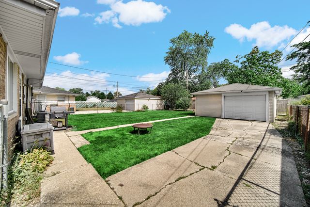 17233 Walter Street, Lansing, IL 60438
