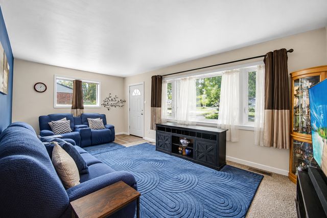 17233 Walter Street, Lansing, IL 60438