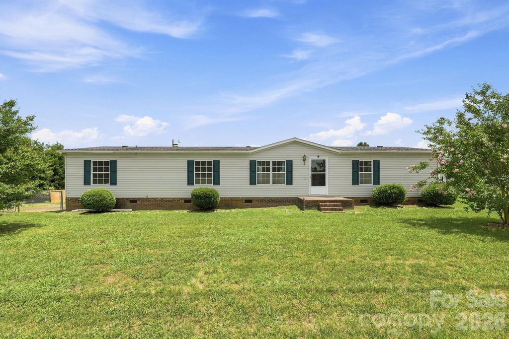 2299 Dellinger Drive, Newton, NC 28658