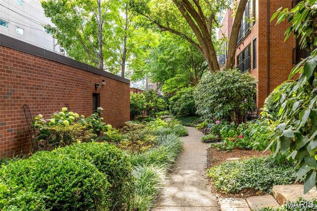 4570 Laclede Avenue 205, St Louis, MO 63108