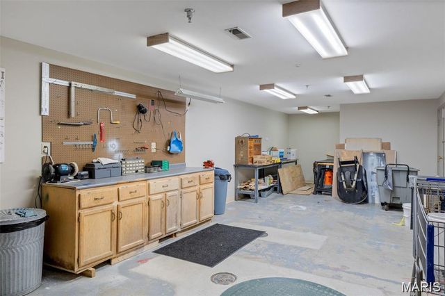 4570 Laclede Avenue 205, St Louis, MO 63108