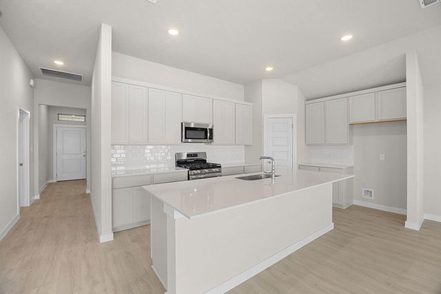 110 Divisadero DR, Hutto, TX 78634