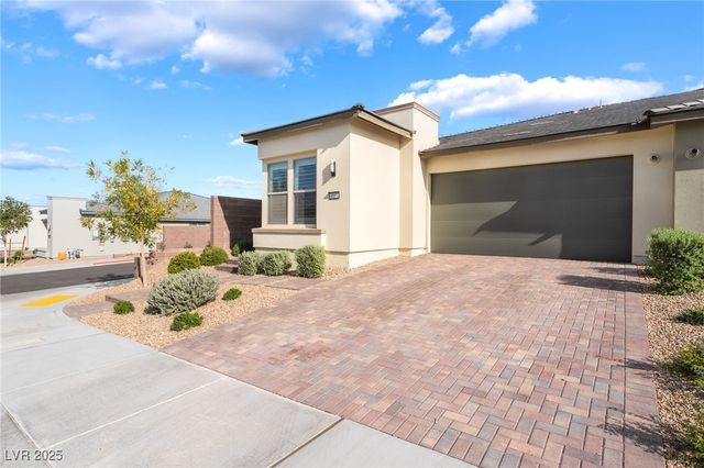9553 Jadeite Lane, Las Vegas, NV 89143