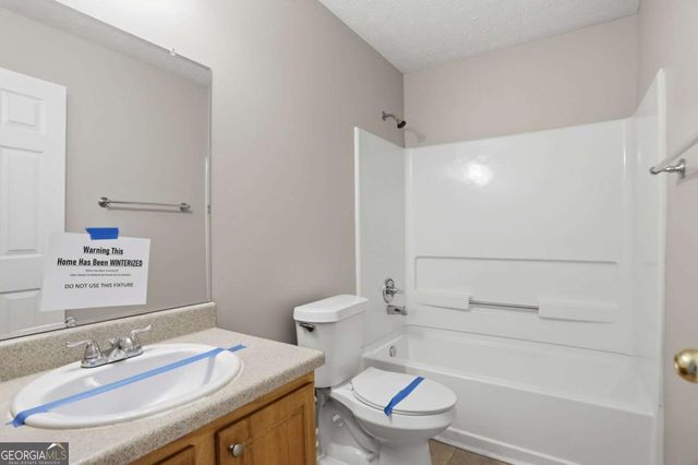 9553 Lakeview Circle, Union City, GA 30291