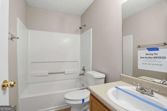 9553 Lakeview Circle, Union City, GA 30291