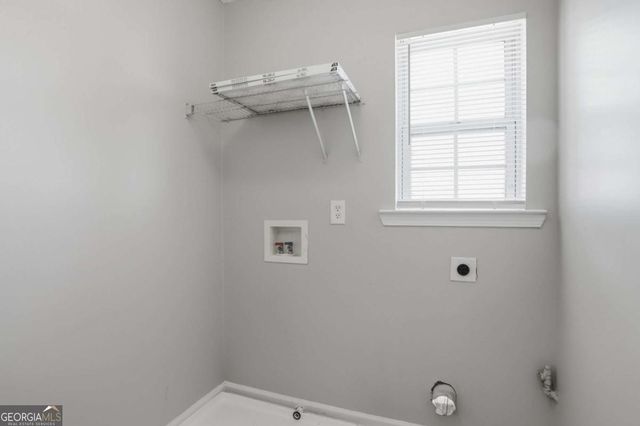 9553 Lakeview Circle, Union City, GA 30291