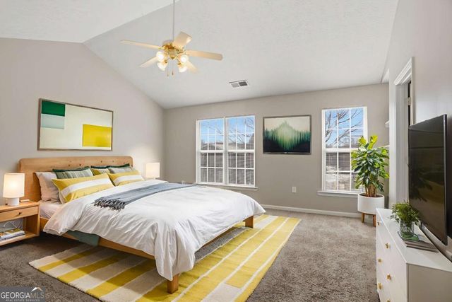 9553 Lakeview Circle, Union City, GA 30291