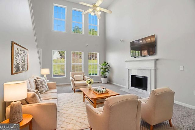 9553 Lakeview Circle, Union City, GA 30291