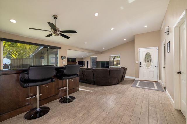 4100 Foxmoor Court, Arlington, TX 76016