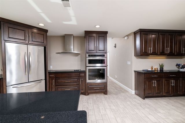 4100 Foxmoor Court, Arlington, TX 76016