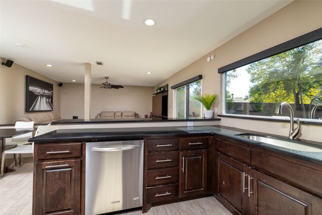 4100 Foxmoor Court, Arlington, TX 76016