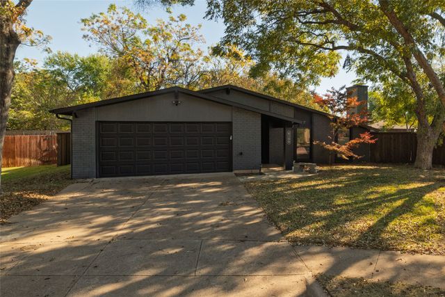 4100 Foxmoor Court, Arlington, TX 76016