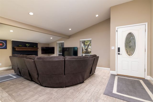 4100 Foxmoor Court, Arlington, TX 76016