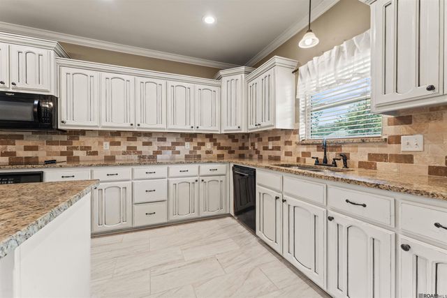 35671 Ridgeland Dr, Denham Springs, LA 70706