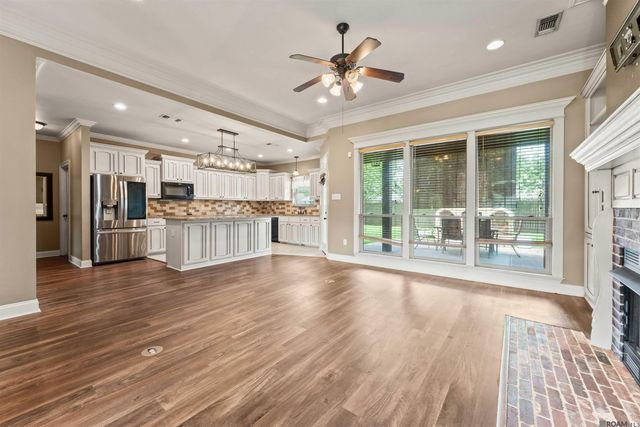 35671 Ridgeland Dr, Denham Springs, LA 70706