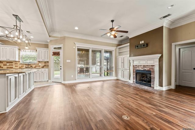 35671 Ridgeland Dr, Denham Springs, LA 70706