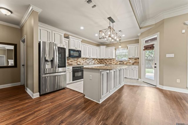35671 Ridgeland Dr, Denham Springs, LA 70706
