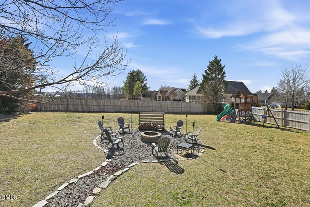 125 Dexterfield Drive, Fuquay Varina, NC 27526
