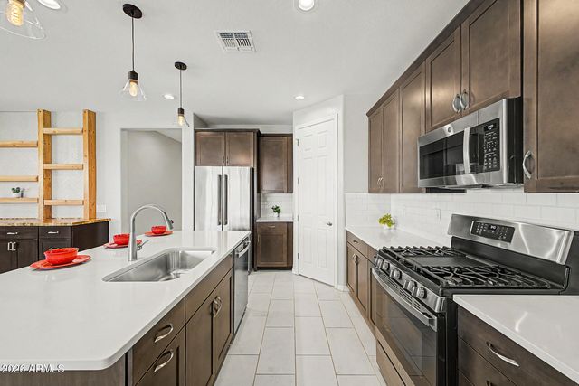 18614 W HONEYSUCKLE Drive, Wittmann, AZ 85361