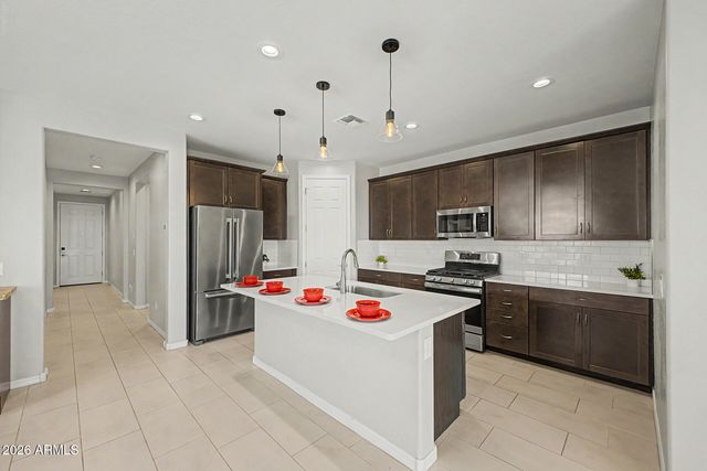 18614 W HONEYSUCKLE Drive, Wittmann, AZ 85361