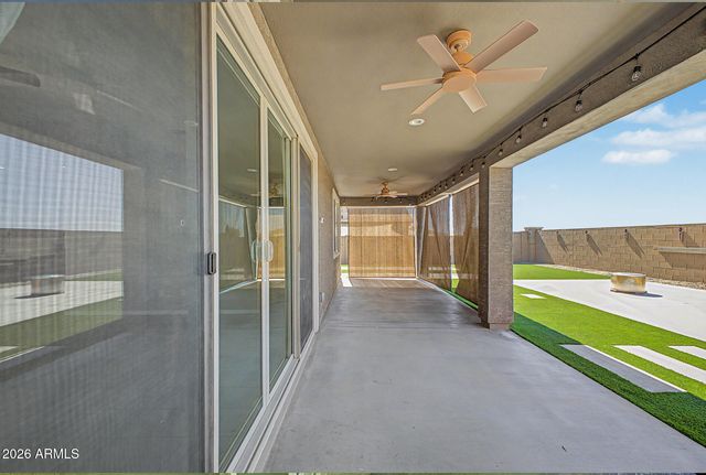 18614 W HONEYSUCKLE Drive, Wittmann, AZ 85361