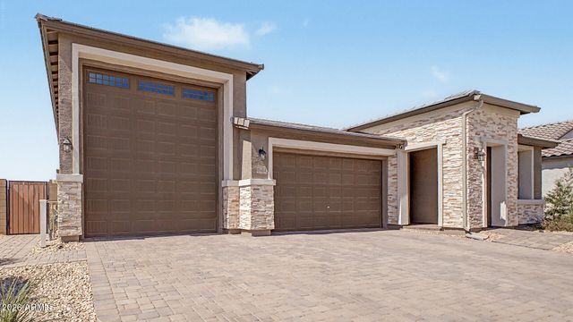 18614 W HONEYSUCKLE Drive, Wittmann, AZ 85361