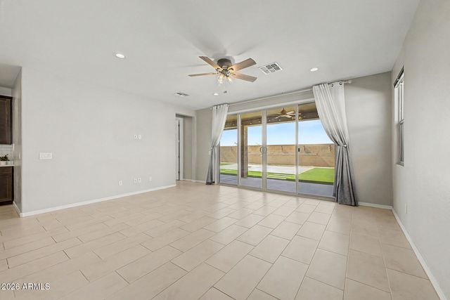 18614 W HONEYSUCKLE Drive, Wittmann, AZ 85361