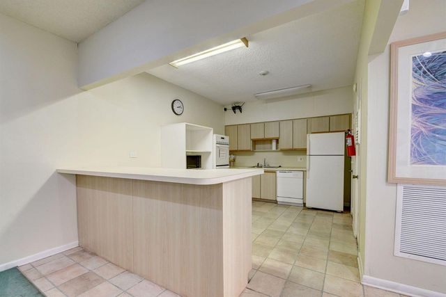 3540 S Ocean Boulevard 604, South Palm Beach, FL 33480