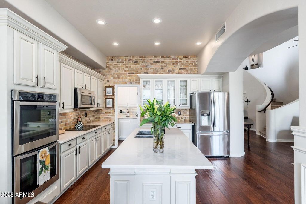 15240 N CLUBGATE Drive 160, Scottsdale, AZ 85254