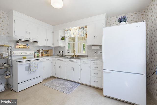 20 HILL LN, Mohnton, PA 19540