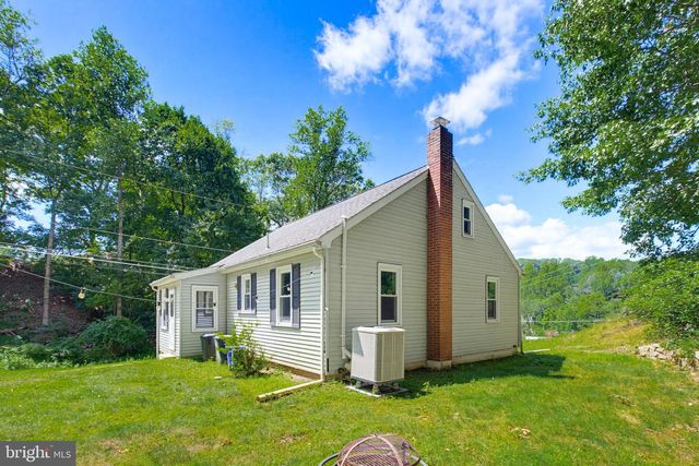 20 HILL LN, Mohnton, PA 19540