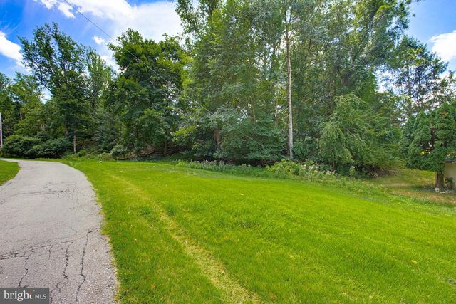 20 HILL LN, Mohnton, PA 19540