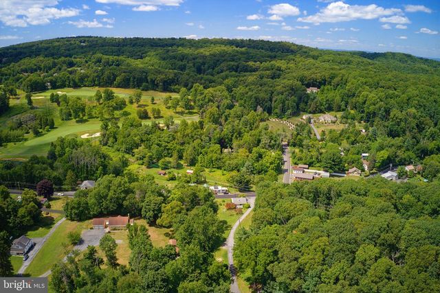 20 HILL LN, Mohnton, PA 19540