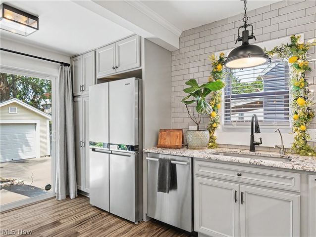 2048 9th Street, Cuyahoga Falls, OH 44221