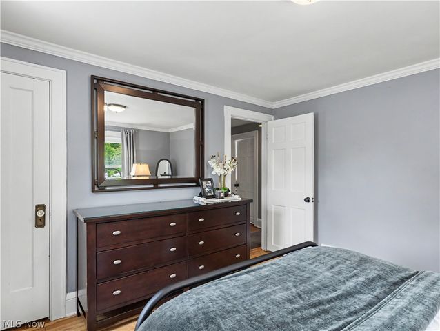 2048 9th Street, Cuyahoga Falls, OH 44221