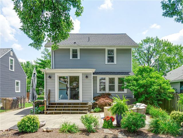 2048 9th Street, Cuyahoga Falls, OH 44221