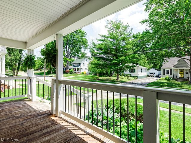 2048 9th Street, Cuyahoga Falls, OH 44221