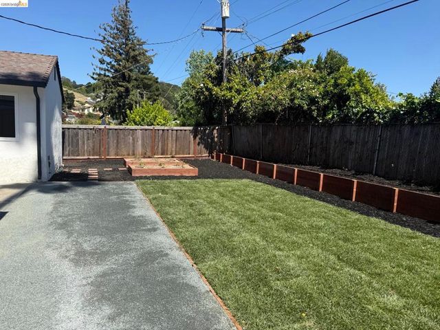 4417 Meadowbrook Dr, El Sobrante, CA 94803