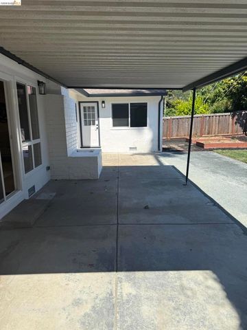 4417 Meadowbrook Dr, El Sobrante, CA 94803