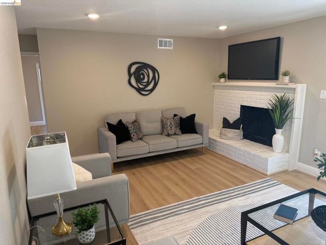 4417 Meadowbrook Dr, El Sobrante, CA 94803