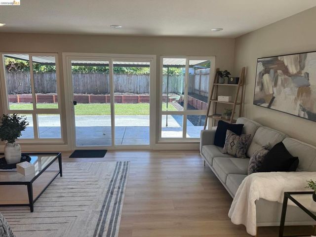4417 Meadowbrook Dr, El Sobrante, CA 94803