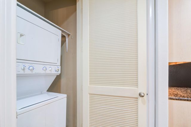 5976 Kansas Street, Houston, TX 77007