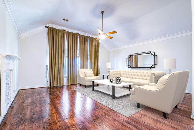 5976 Kansas Street, Houston, TX 77007