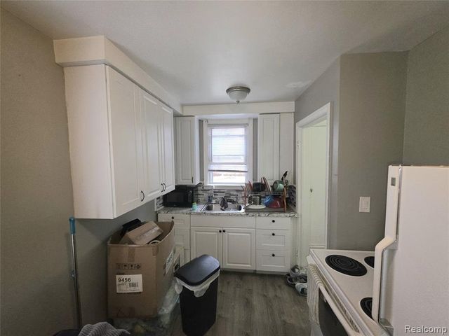 18499 Pierson Street, Detroit, MI 48219