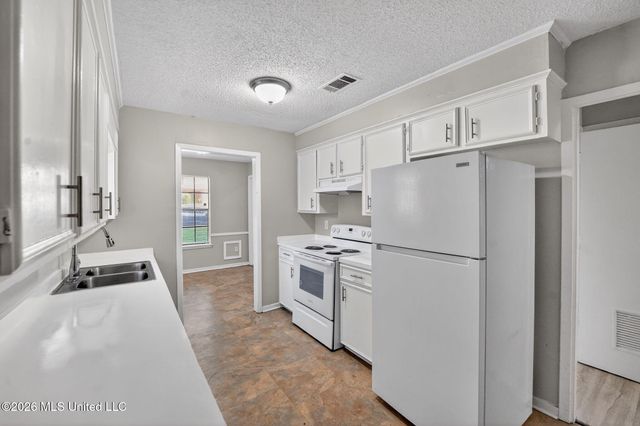 4827 Cottonwood Lane, Jackson, MS 39212