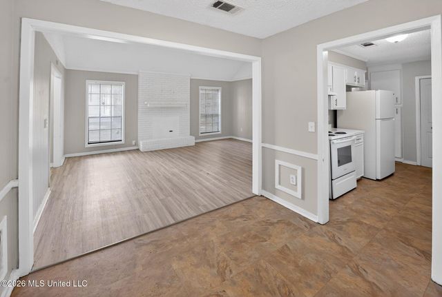 4827 Cottonwood Lane, Jackson, MS 39212