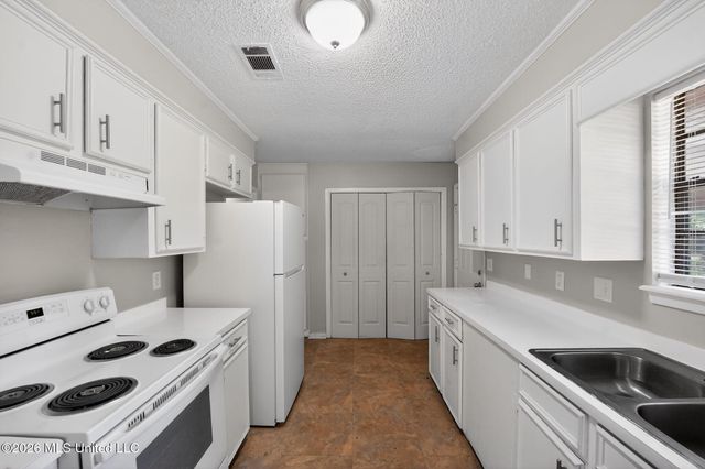 4827 Cottonwood Lane, Jackson, MS 39212