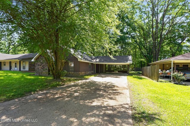 4827 Cottonwood Lane, Jackson, MS 39212