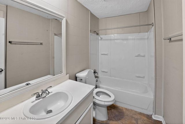 4827 Cottonwood Lane, Jackson, MS 39212